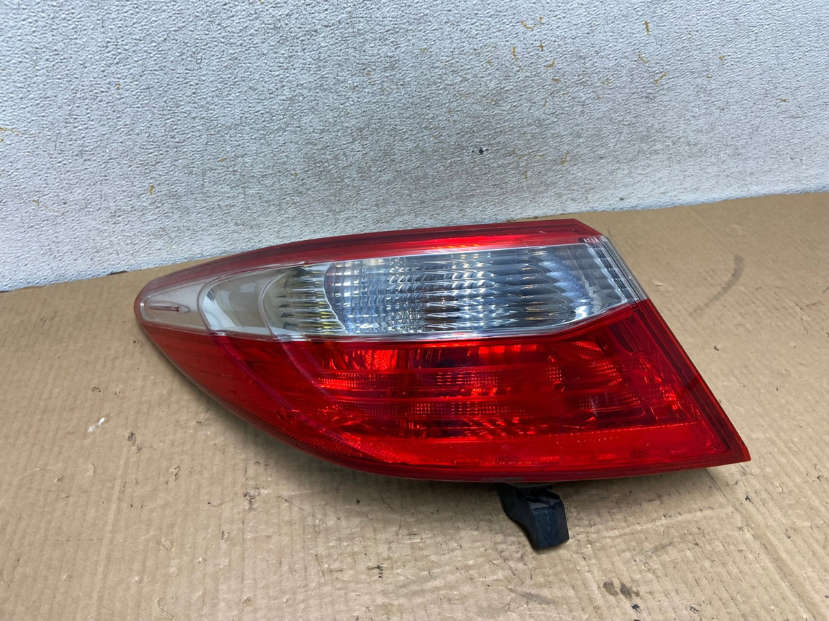 2015 2016 2017 Toyota Camry Left Driver LH Side Tail Light AI7992 LK0