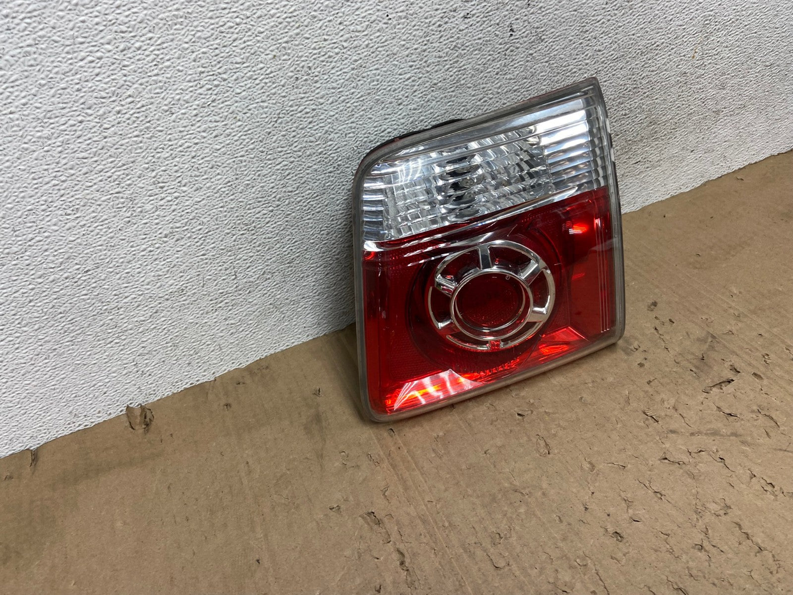 2007 to 2012 GMC Acadia Right Passenger Rh Hatch Tail Light Inner AE9377 LK2