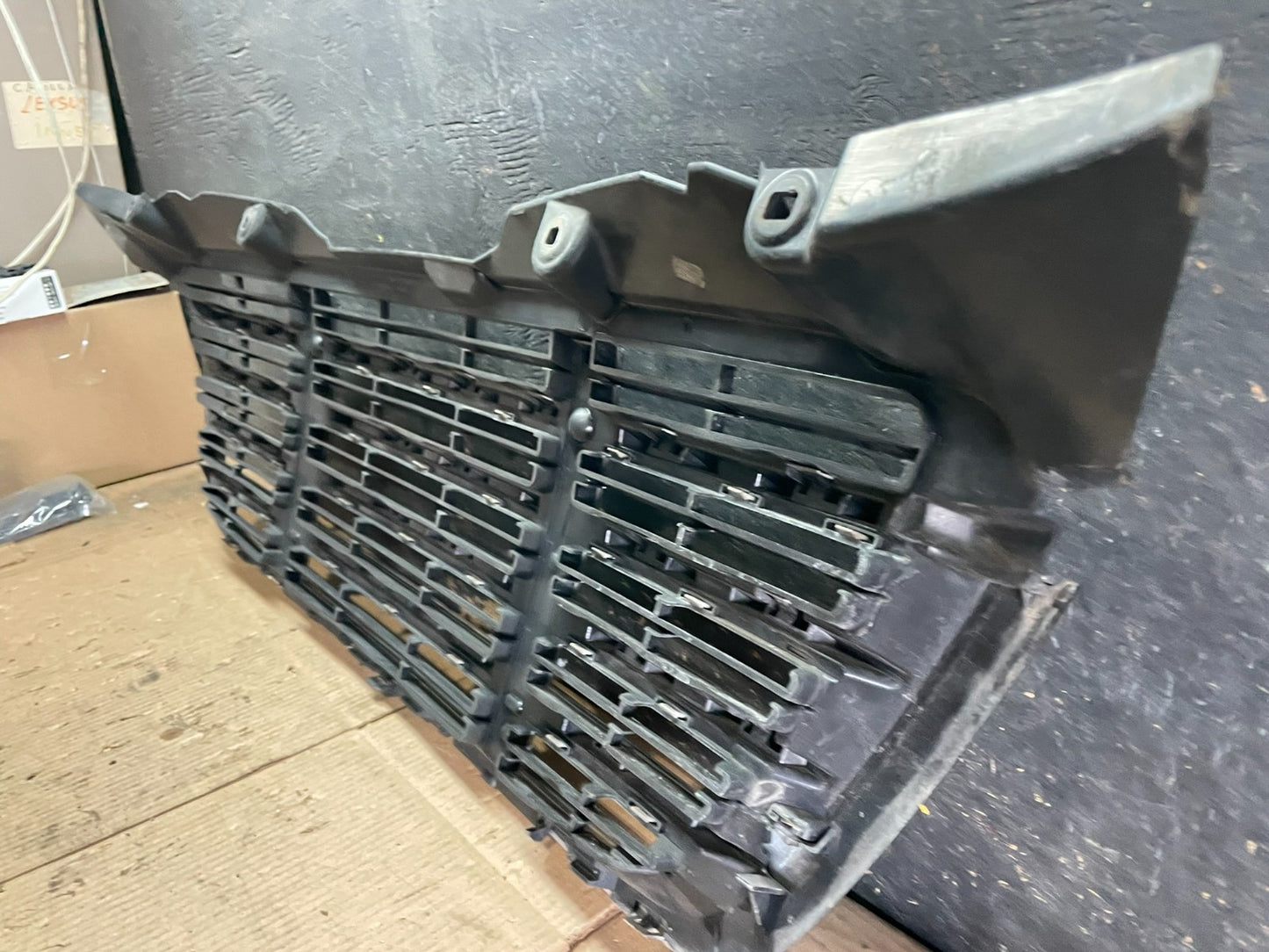 2009 to 2011 Freightliner Sprinter Front Upper Chrome Grill Grille W4652 DG10