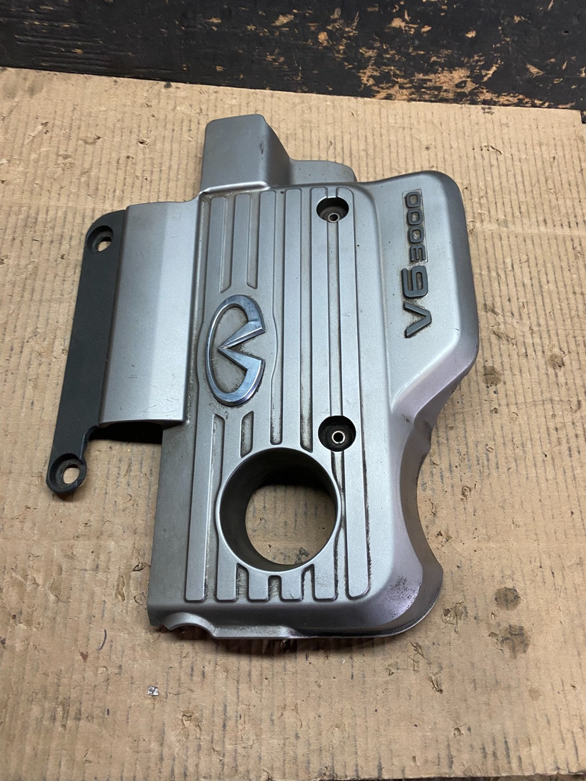 1999 2000 2001 Infiniti i30 3000 v6 Engine Cover Motor Shield w6048 DG3