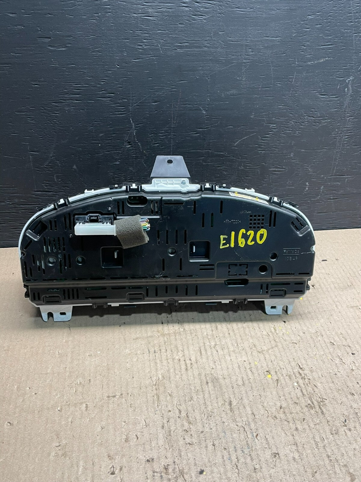 2011 2012 Lincoln MKZ Speedometer Cluster Gauge OEM E1620 DG15