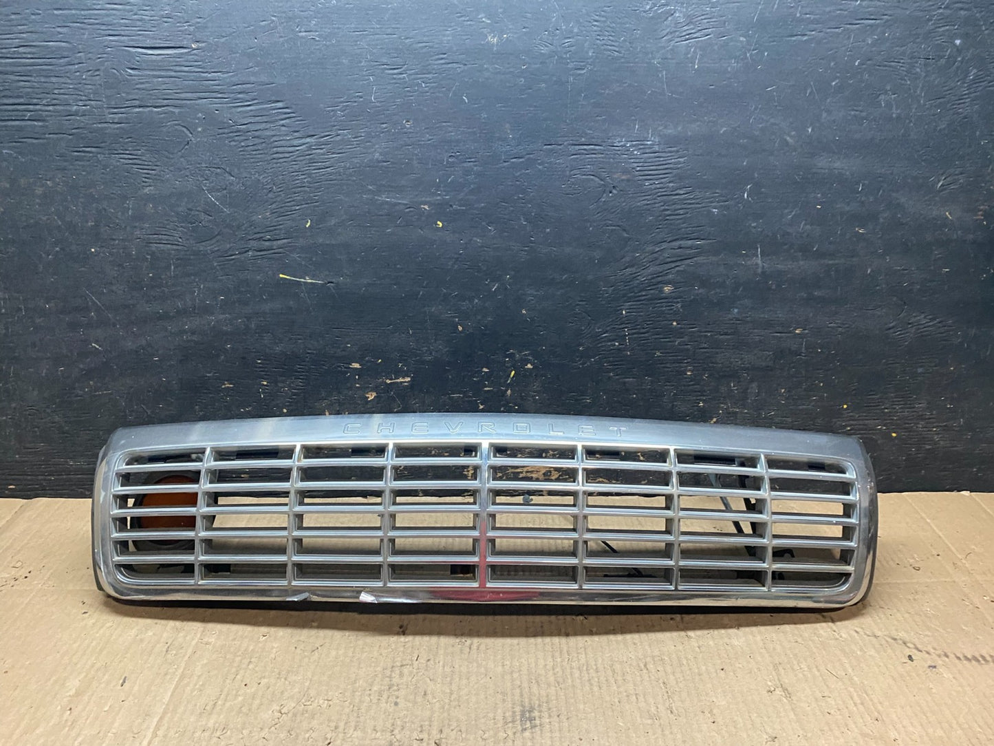 1993 to 1996 Chevrolet Caprice Front Upper Grill Grille u6415 DG0