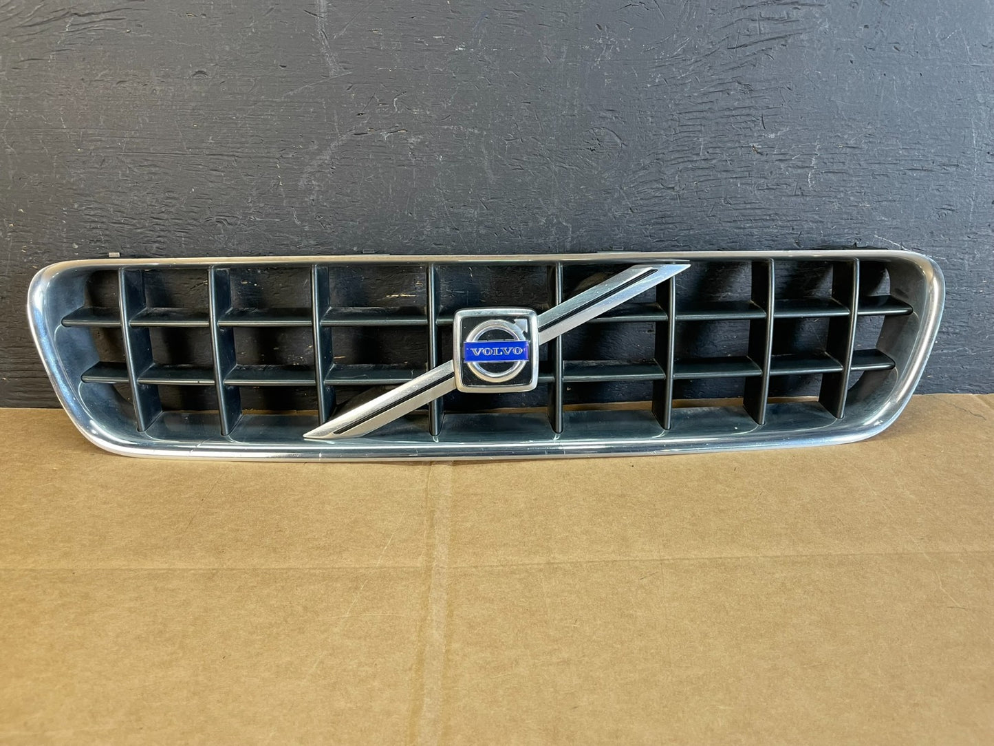 2003 to 2013 Volvo XC90 Front Upper Grill Grille AE0810 DG0