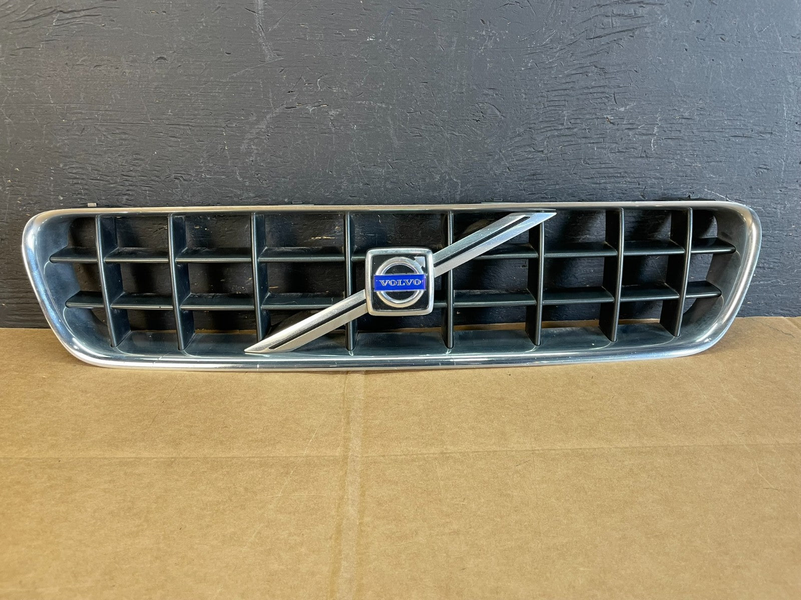 2003 to 2013 Volvo XC90 Front Upper Grill Grille AE0810 DG0