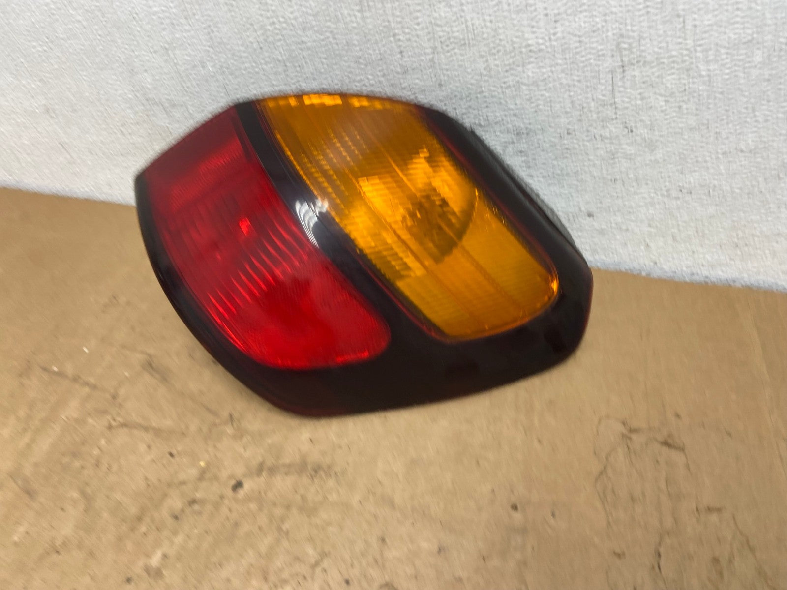 2001 to 2004 Subaru Legacy Outback Right Passenger Rh Tail Light AD1284 LK1