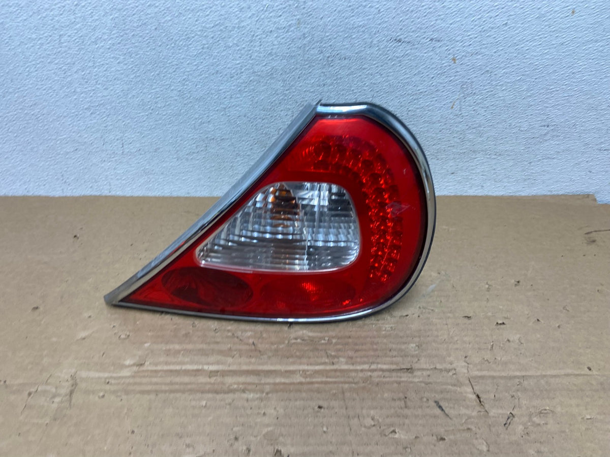 2008 to 2009 Jaguar XJ8 Right Passenger RH Side Tail Light AD4042 LK0