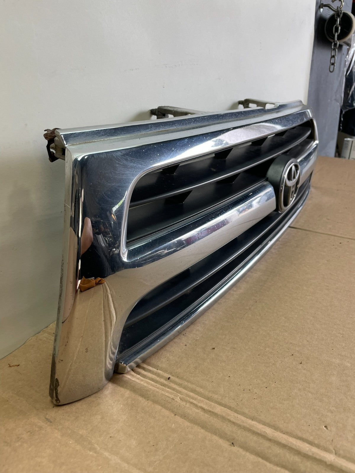 1999 to 2000 Toyota 4Runner Front Upper Grill Grille AH6069 DG2