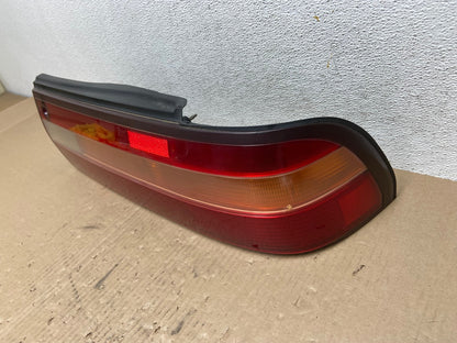1995 1996 Lexus ES300 Right Passenger RH Side Tail Light AE7055 LK1