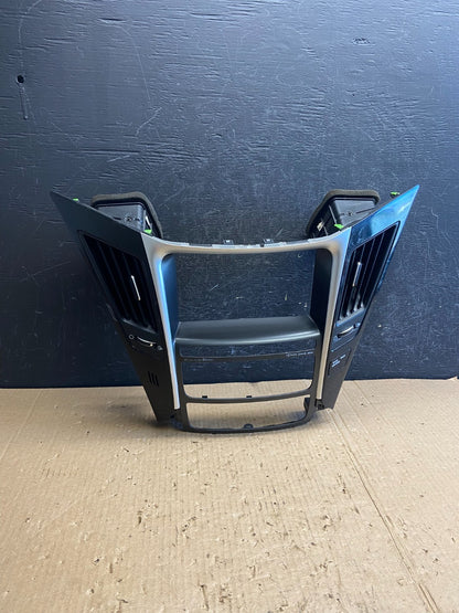 2011 - 2014 Hyundai Sonata Center Radio Climate Control Air Vent Bezel ae4150 DG0