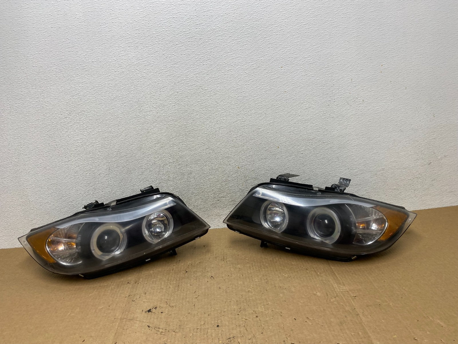 2006 to 2008 BMW 3-Series Sedan E90 Left+Right Set Side LED Headlights AF9821 DG0