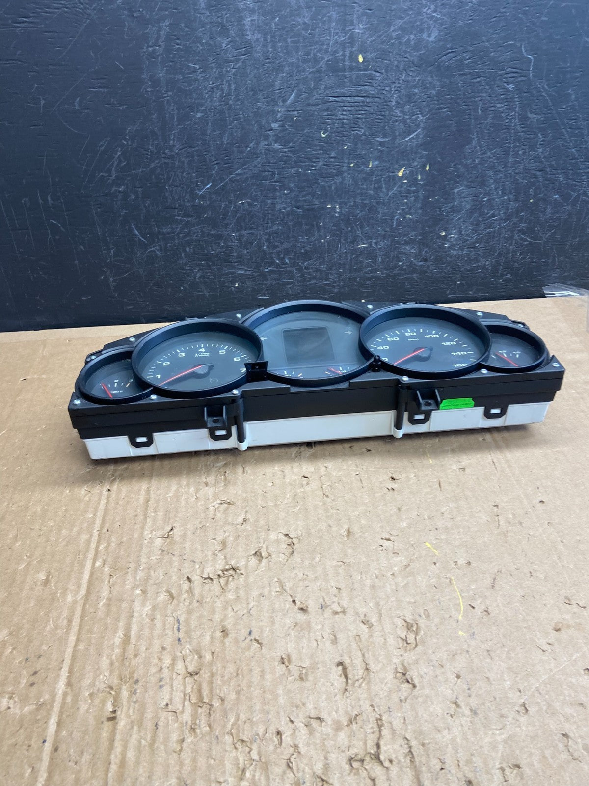 2005 2006 Porsche Cayenne Speedometer Instrument Cluster ad6899 DG5