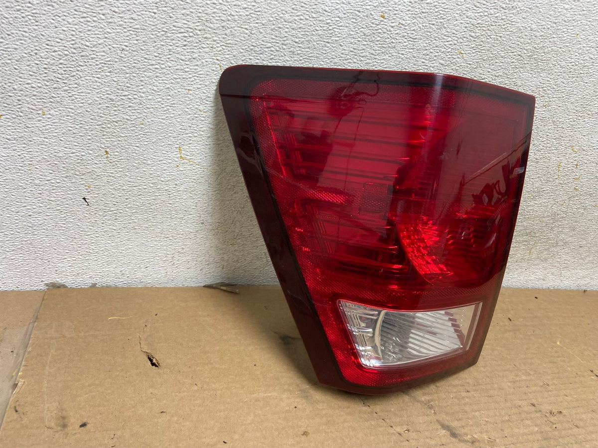 2007 2008 2009 2010 Jeep Grand Cherokee Left Driver Lh Tail Light AH4262 LK1