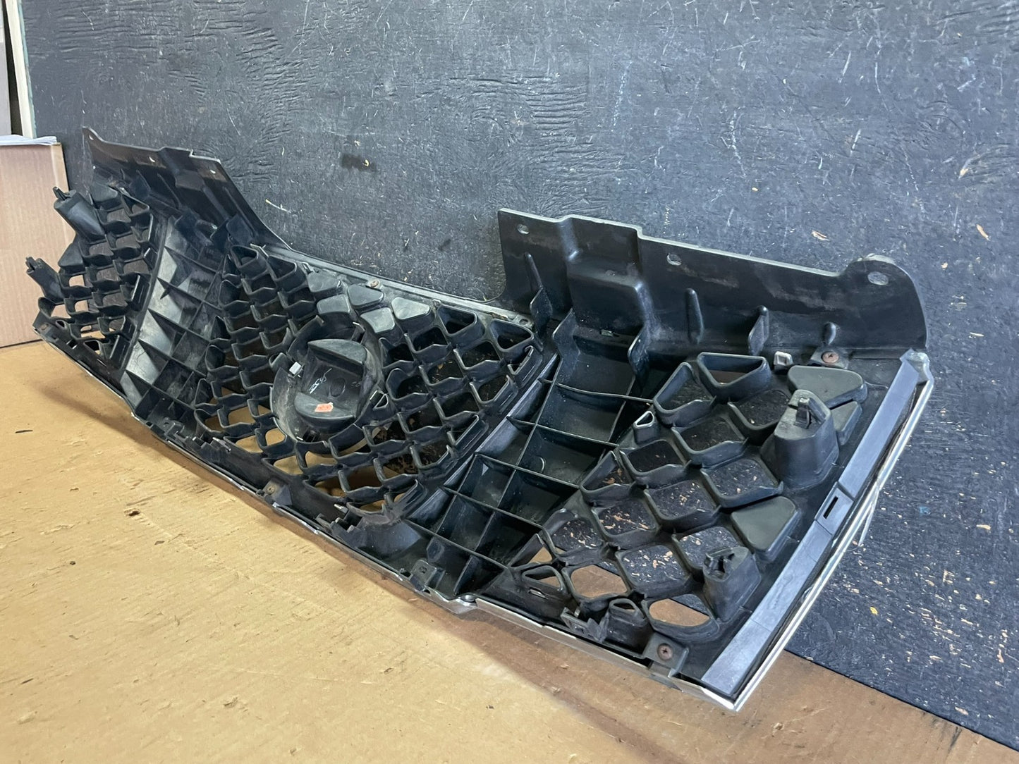 2005 2006 2007 Nissan Pathfinder Chrome Front Upper Grill Grille OEM AA2305 DG6