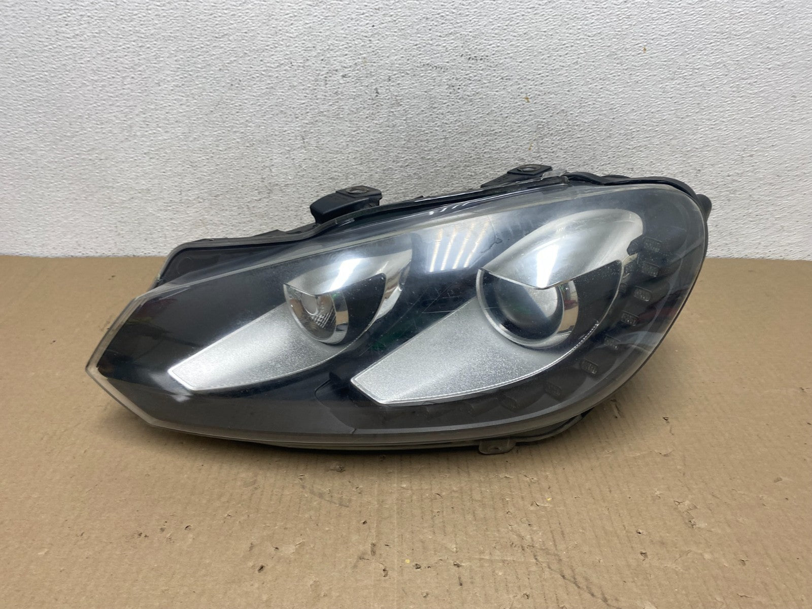 2010-2014 Volkswagen Golf MK6 GTI Left Driver LH Xenon HID Headlight AE9584 DG0