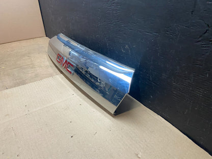 2011-2015 GMC Terrain Tailgate Chrome Finish Molding with Camera Oem E33141
