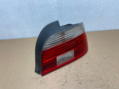 2001- 2003 BMW 5 Series E39 530i Right Passenger Rh Tail Light Oem AB6271 LK2