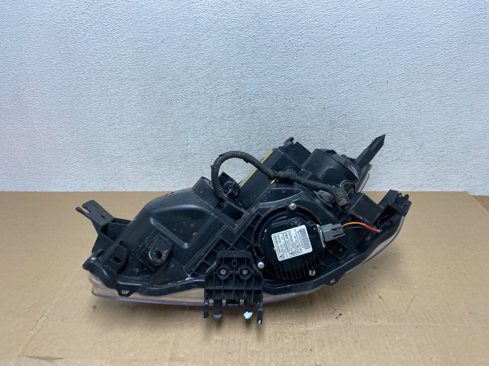2009 - 2014 Nissan Maxima Headlight Right Passenger Xenon HID TYC AE6763 DW7