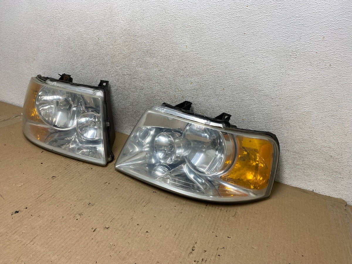 2003 - 2006 Ford Expedition Left+Right Side Headlights Halogen AH5819 DW2