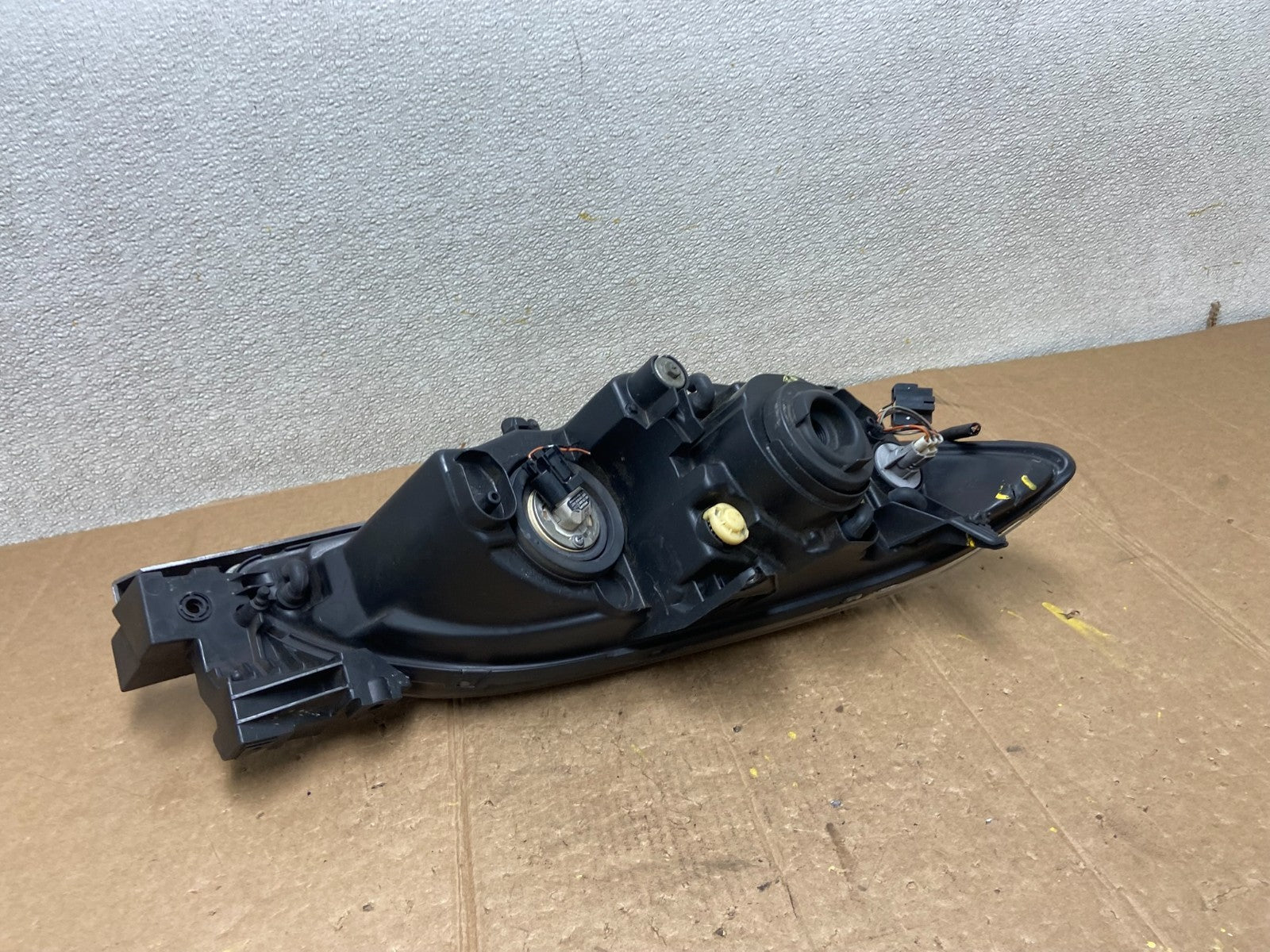 2004 to 2009 Mazda 3 Sedan Left Driver LH Side Halogen Headlight Oem AA2671 DW8