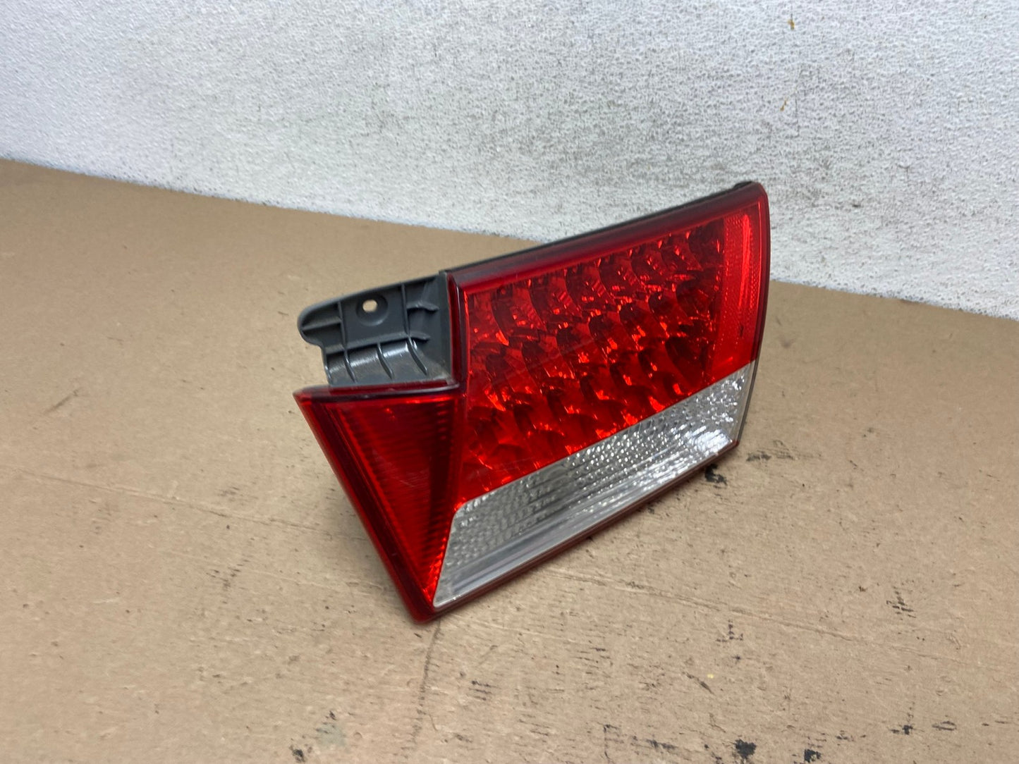 2006 to 2009 Hyundai Azera Right Passenger Inner Tail Light AF4868 LK2