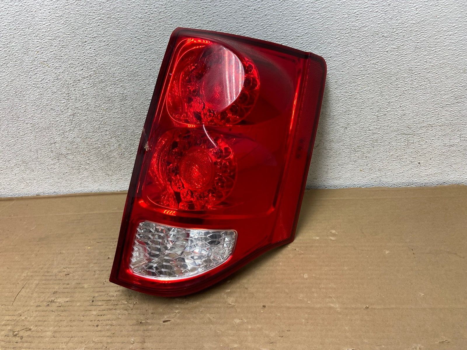 2011 - 2018 Dodge Grand Caravan Right Passenger RH Tail Light Led AG9250 LK0