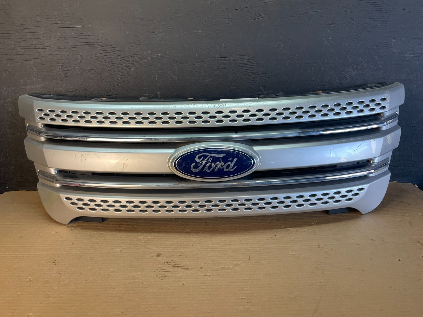 2011 to 2015 Ford Explorer Upper Front Grill Grille AF3471 DW0