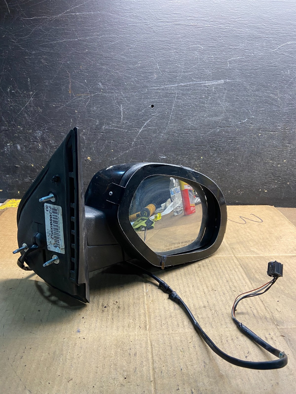 2007-2013 Chevrolet Tahoe Silverado Suburban Right Passenger Mirror OEM Y3978 DG8