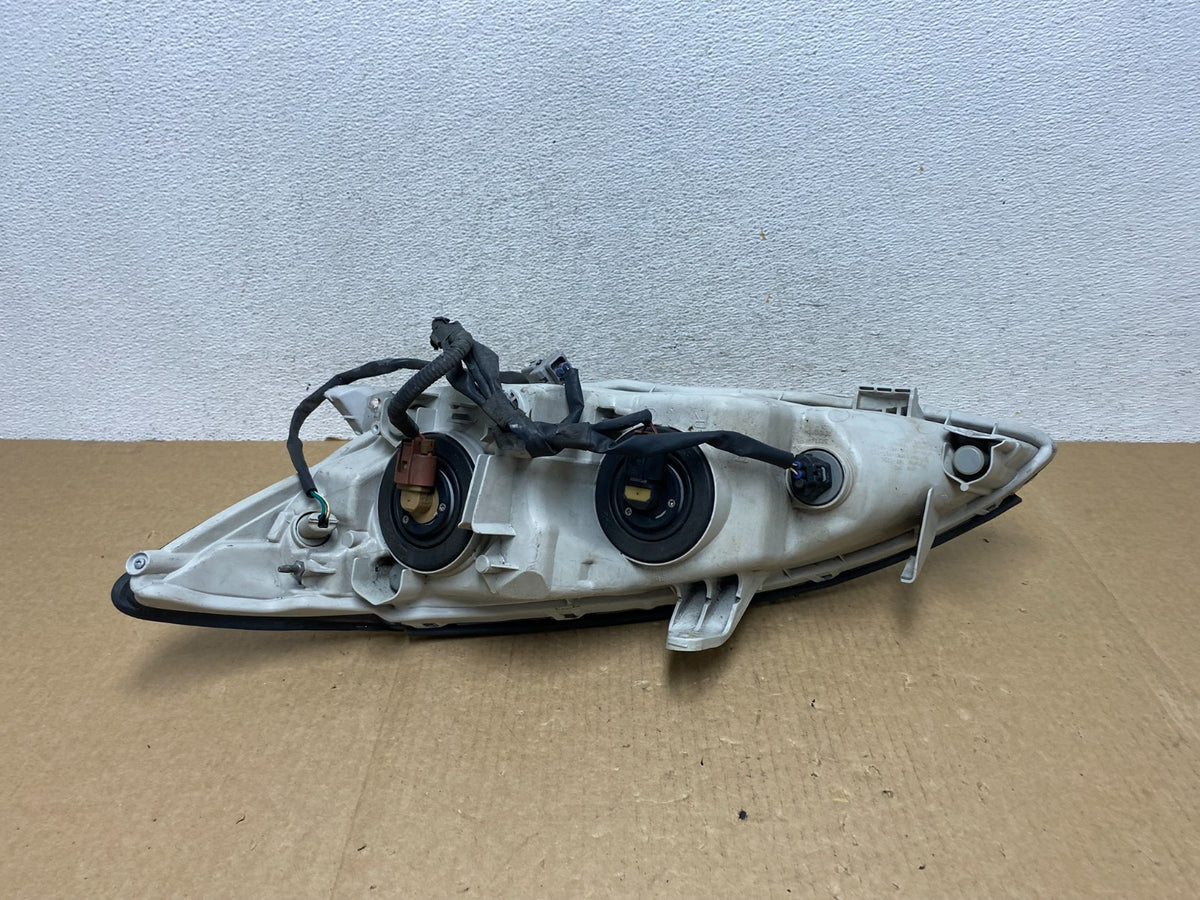 2005 to 2006 Toyota Camry Right Passenger RH Halogen Headlight AF9598 DW5