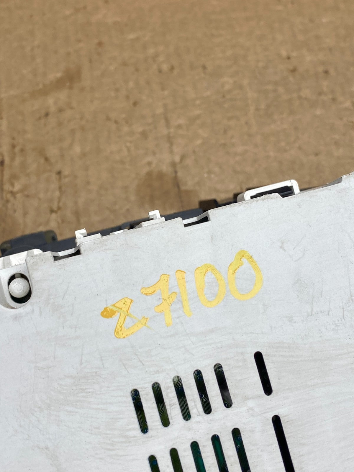 2004 to 2005  Lincoln Navigator Aviator Speedometer Gauge Cluster Z7100 DG7