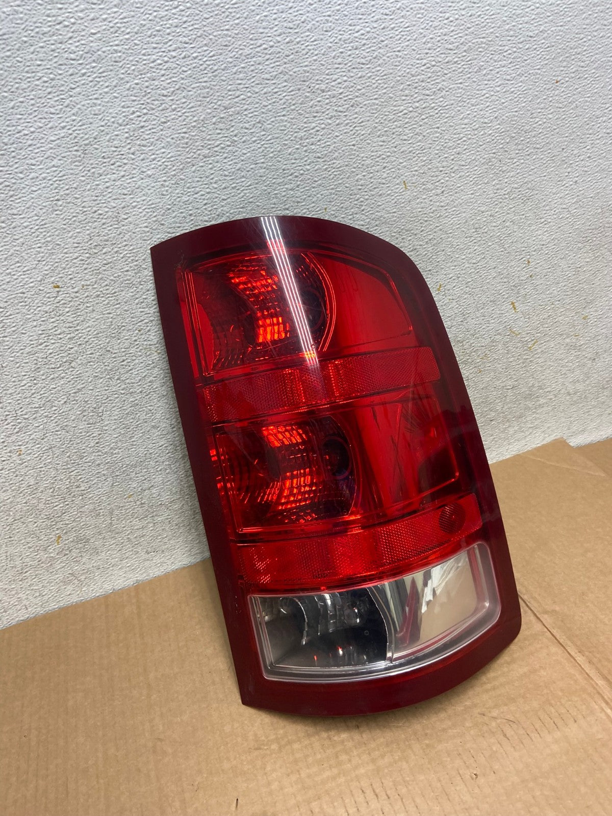 2007 to 2013 GMC Sierra 1500 Right Passenger RH Side Tail Light AI3777 LK2
