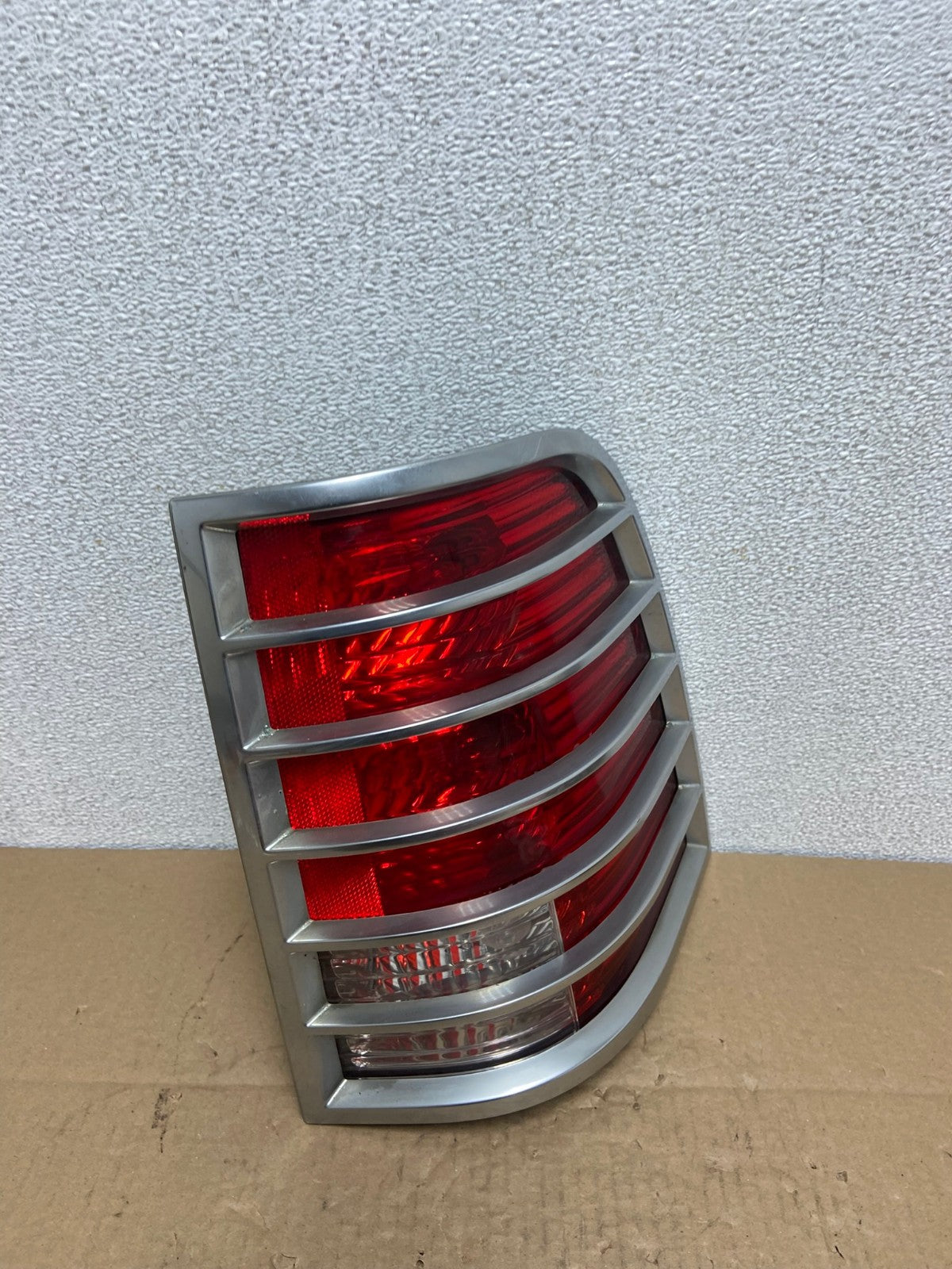 2002 2003 2004 2005 Mercury Mountaineer Right Passenger Tail Light Oem AB6228 LK2