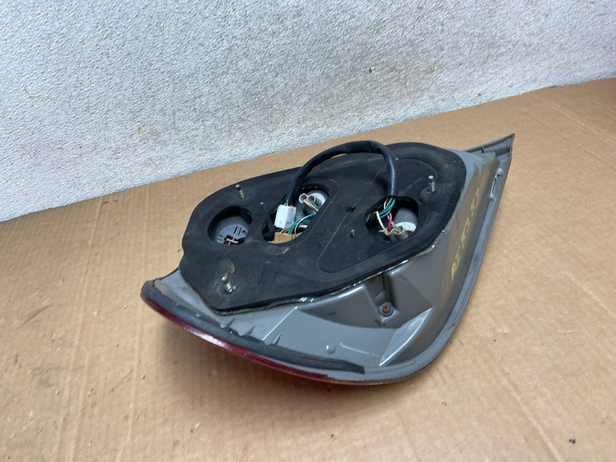 2005 to 2006 Toyota Camry Tail Light Right Passenger Side AI8383 LK4