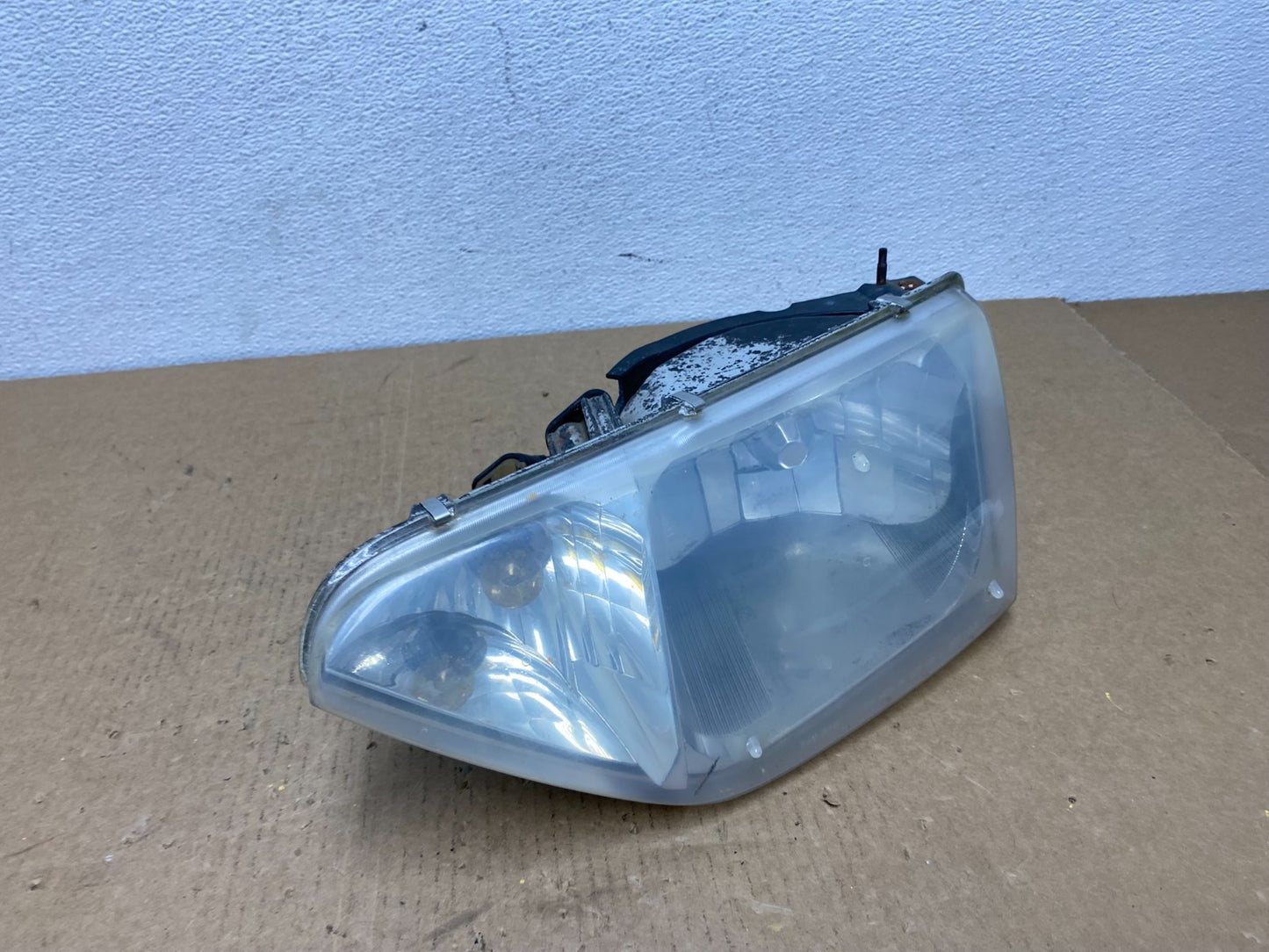 2001 to 2002 Nissan Quest Left Driver LH Side Halogen Headlight AC1206 DW2
