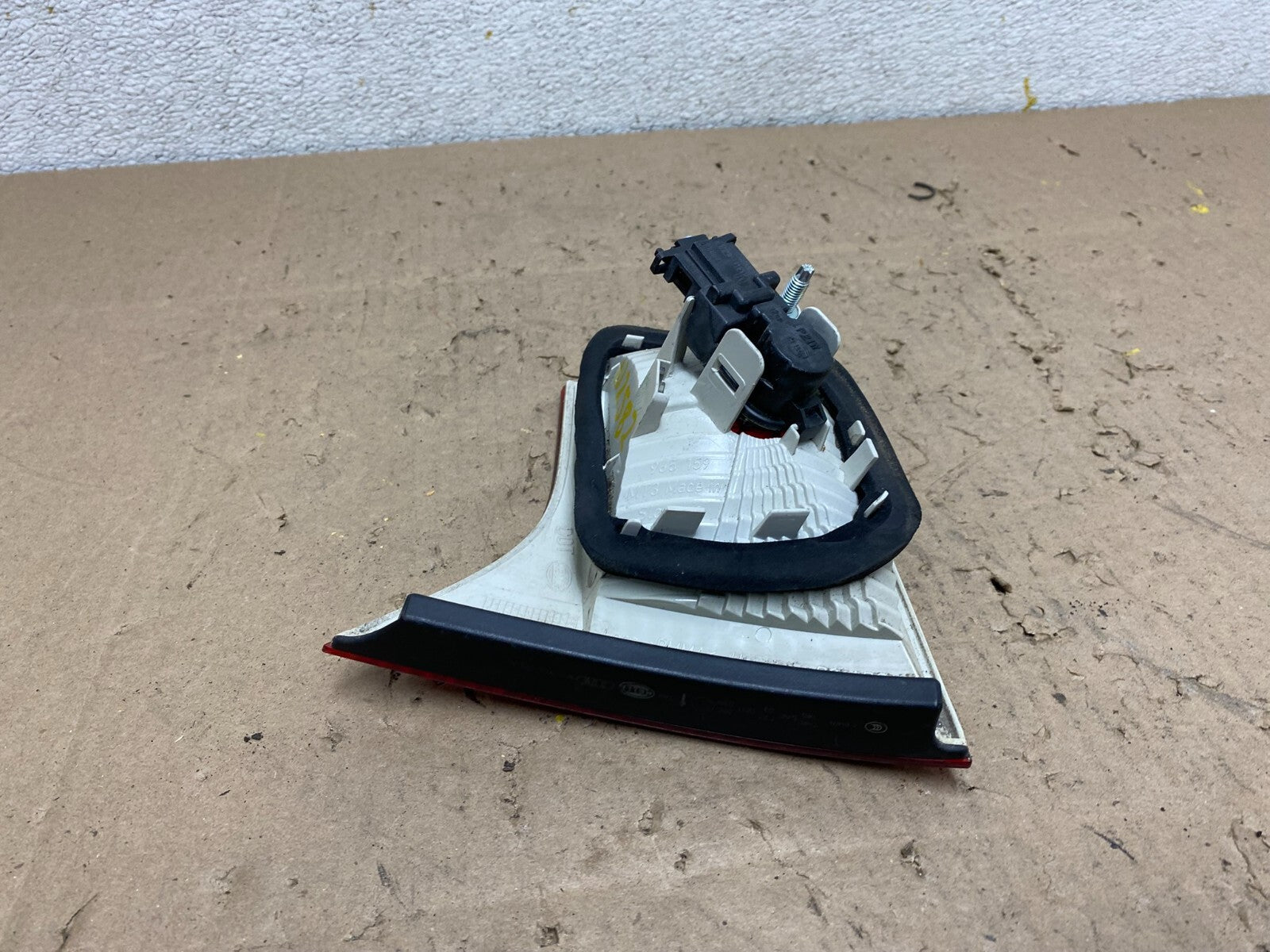 2004 to 2008 Audi A4 Sedan Left Driver LH Side Inner Tail Light N2582 DW5