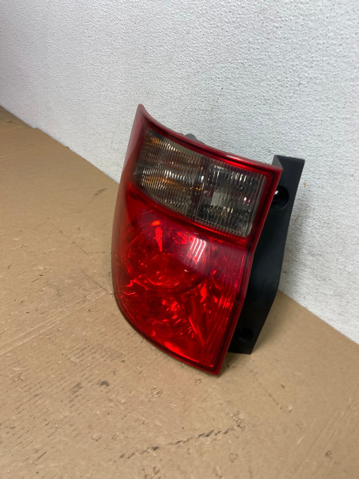 2003 to 2008 Honda Element Left Driver LH Side Tail Light AD7977 LK1