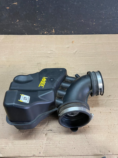2020 to 2022 Ford Explorer OEM Air Right Intake Cleaner Inlet OEM O0586 DG7