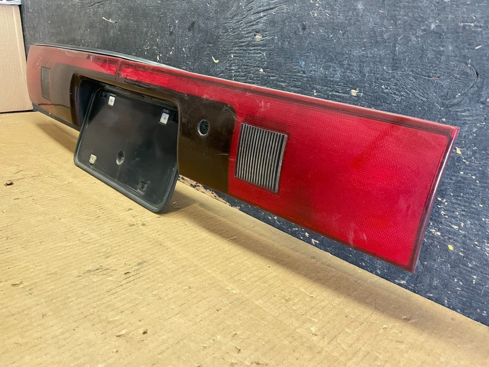 Ford Center Brake Tail Light Panel f24b-13b414 Oem aa2464 DG2