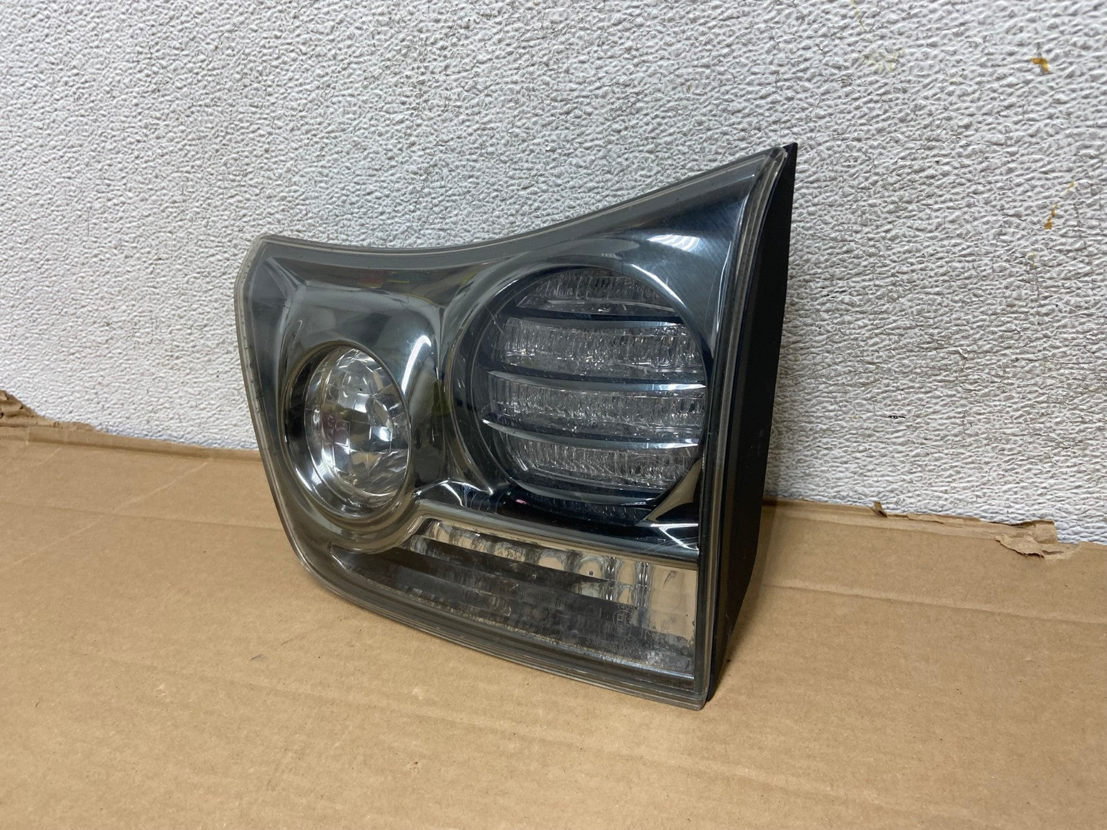 2006 to 2007 Lexus RX400H Right Passenger RH Side Inner Tail Light AG9148 LK2