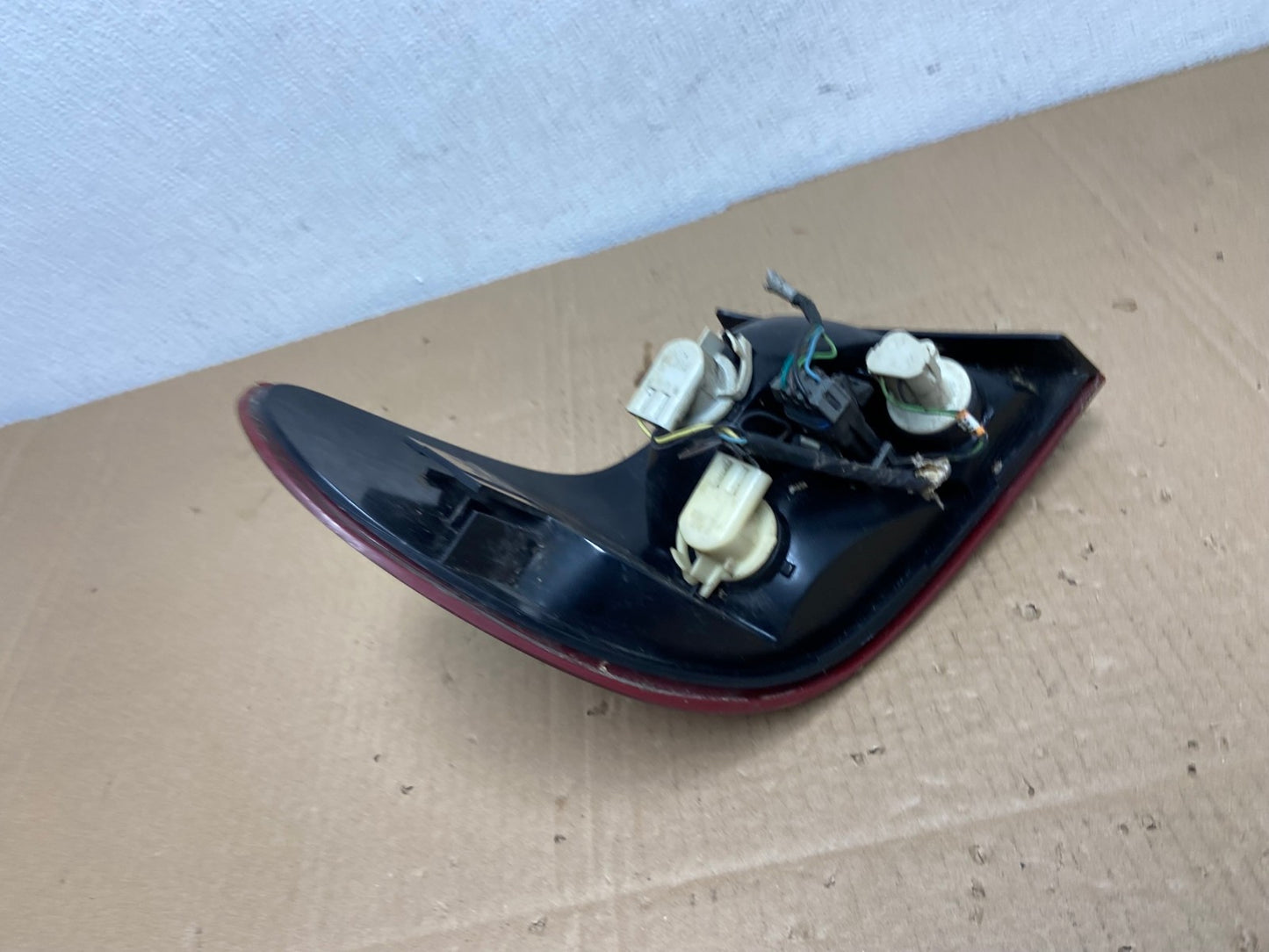 2000-2002 Saturn SL S-Series Right Passenger RH Side Tail Light OEM AC3821 LK4