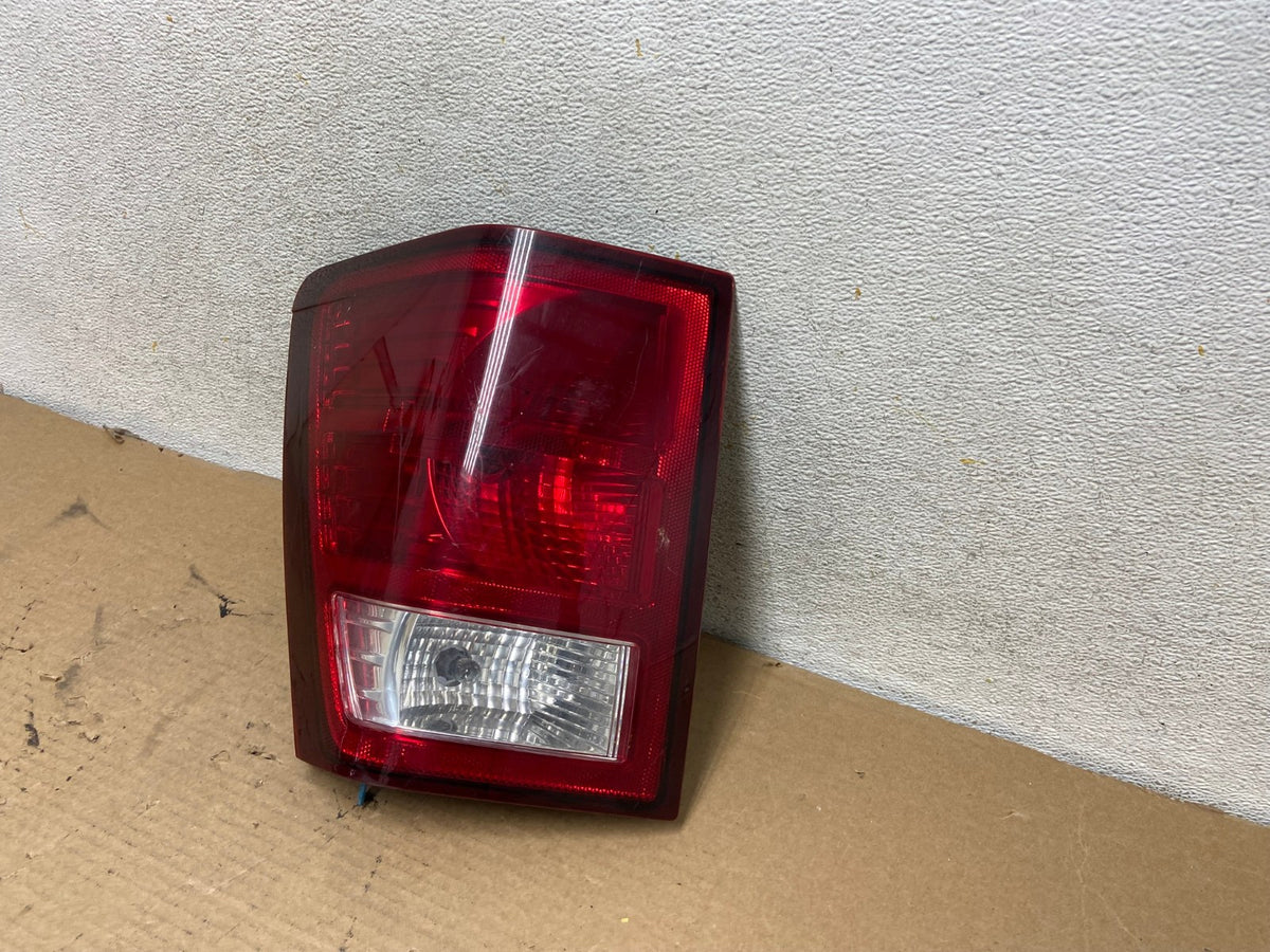 2007 2008 2009 2010 Jeep Grand Cherokee Left Driver Lh Tail Light AH4341 LK2