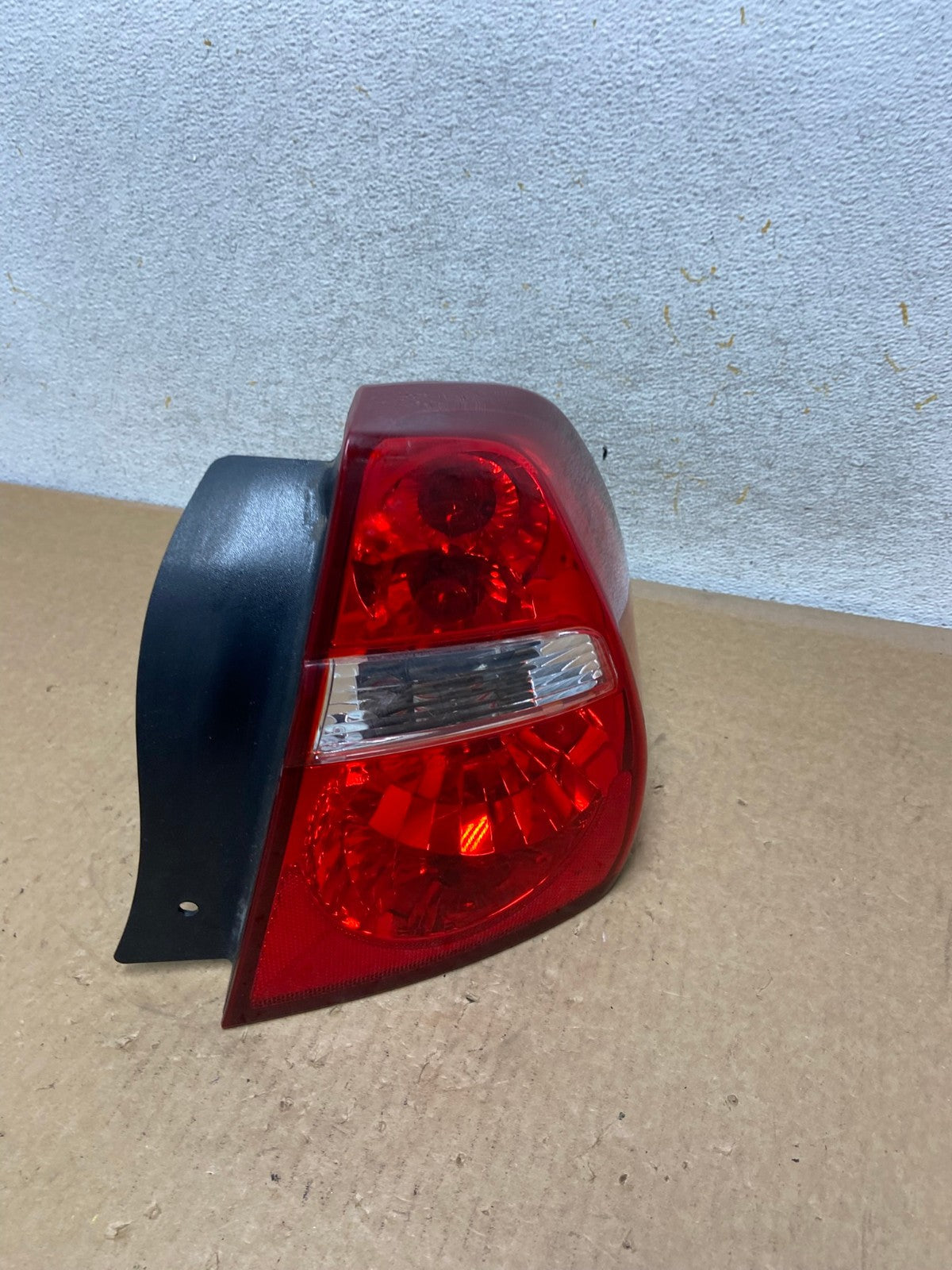 2004 to 2008 Chevrolet Malibu Right Passenger Rh Side Tail Light AI3446 LK2