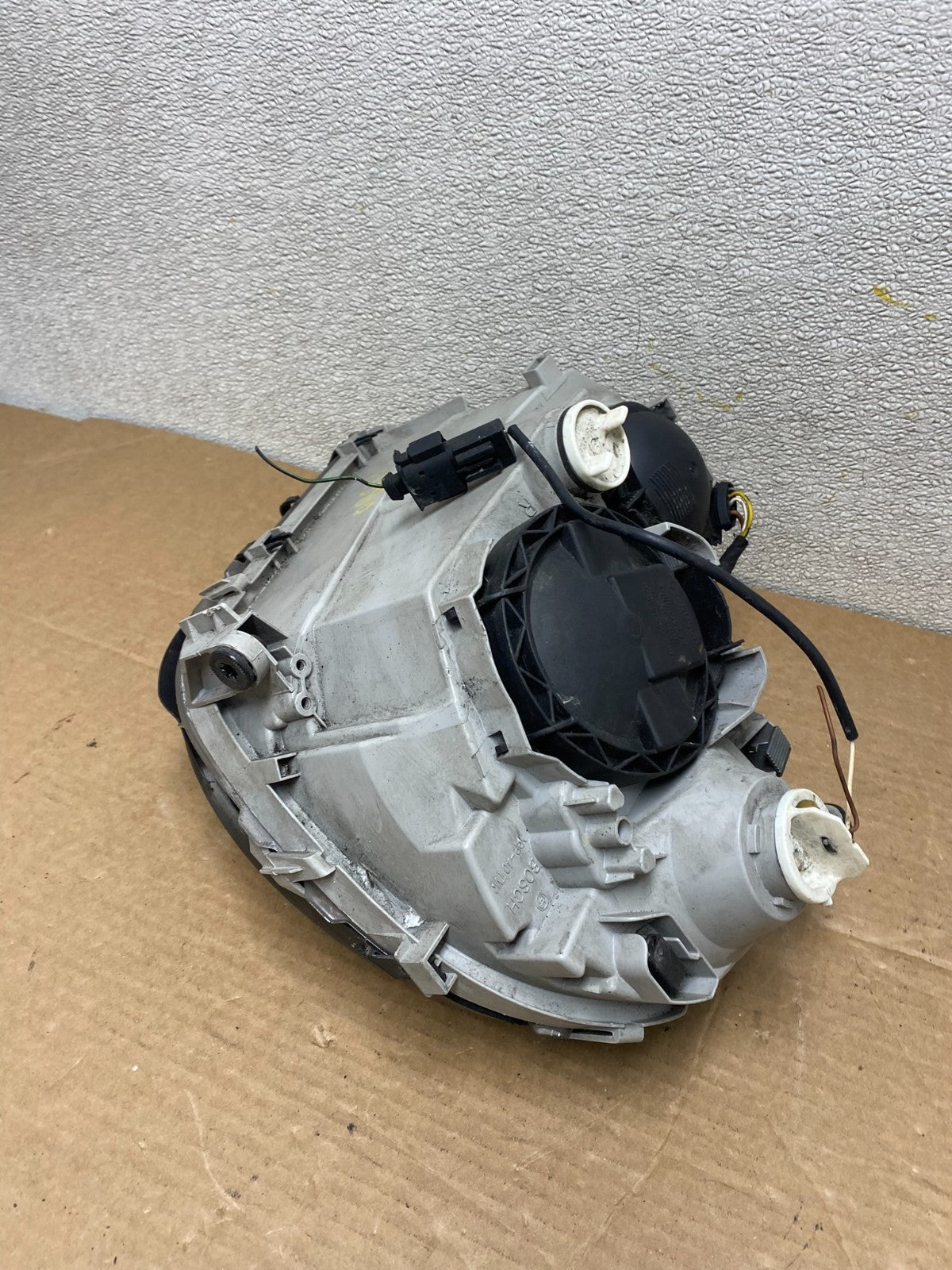 2001 - 2004 Mercedes-Benz C Class Halogen Right Passenger Headlight OEM Z1380 DW4