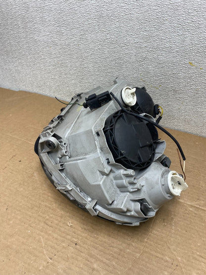 2001 - 2004 Mercedes-Benz C Class Halogen Right Passenger Headlight OEM Z1380 DW4