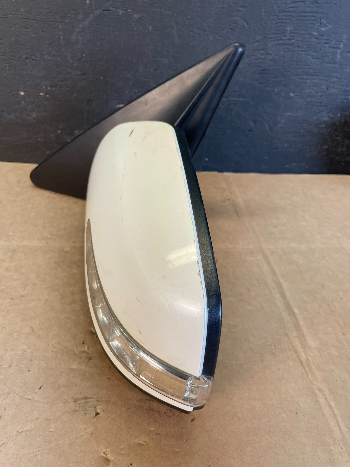 2011 - 2015 Kia Sorento Left Driver Lh Side Door Mirror Turn Signal AE09619
