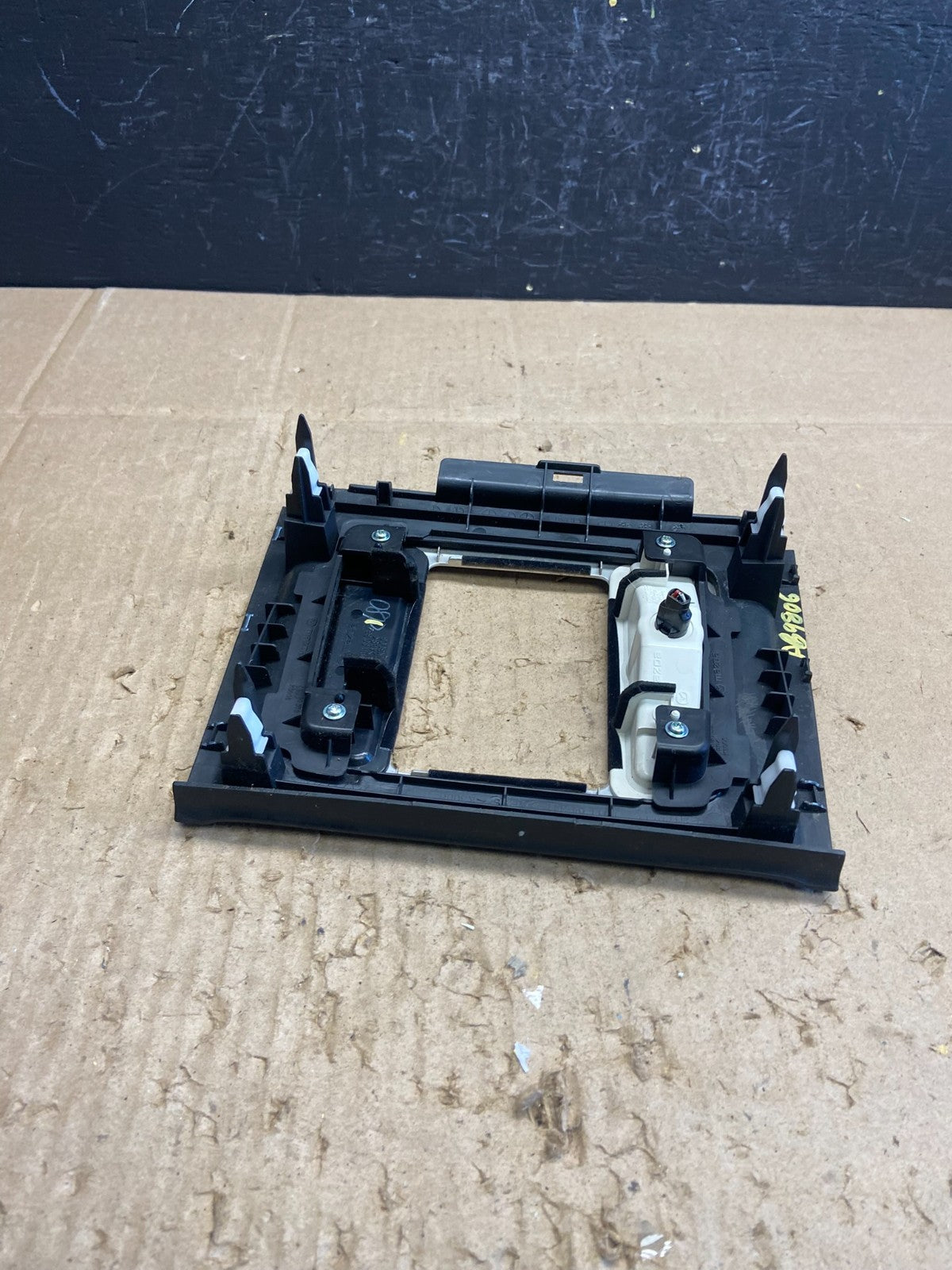 2007 - 2009 Mazda CX-9 Center Bezel Gear Shifter Unit OEM AB9806 DG4
