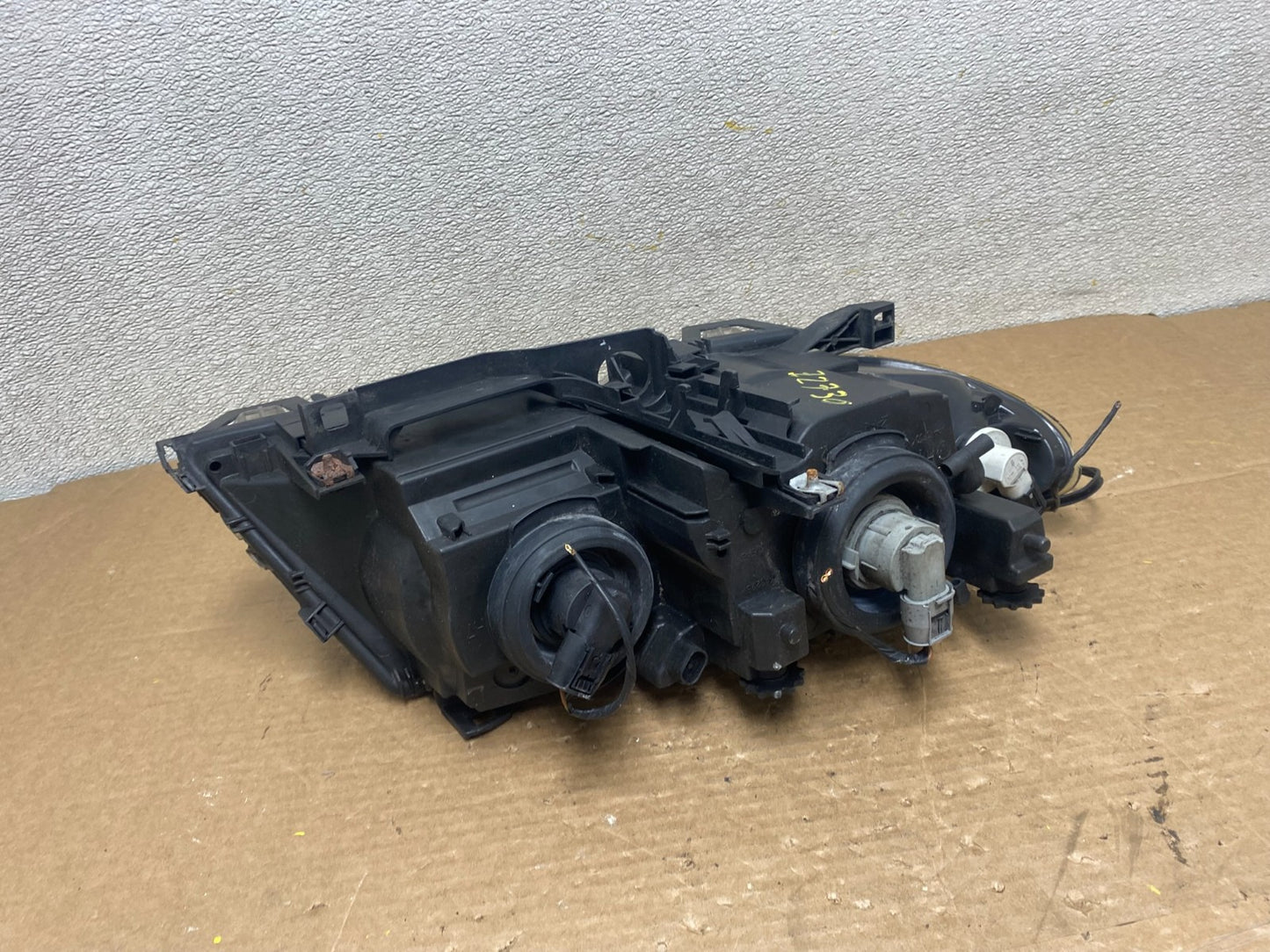 2002 to 2005 BMW 3 E46 Sedan Left Driver LH Halogen Headlight TYC Z2730 DW7