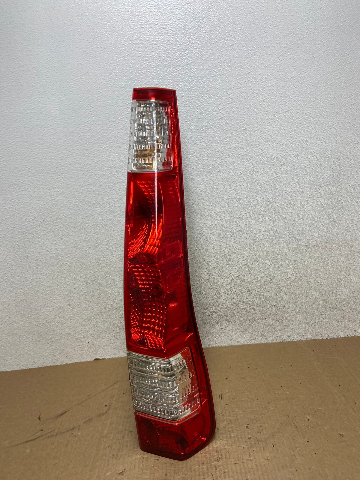 2005 to 2006 Honda Cr-v Crv Right Passenger Side Tail Light AG1053 LK0