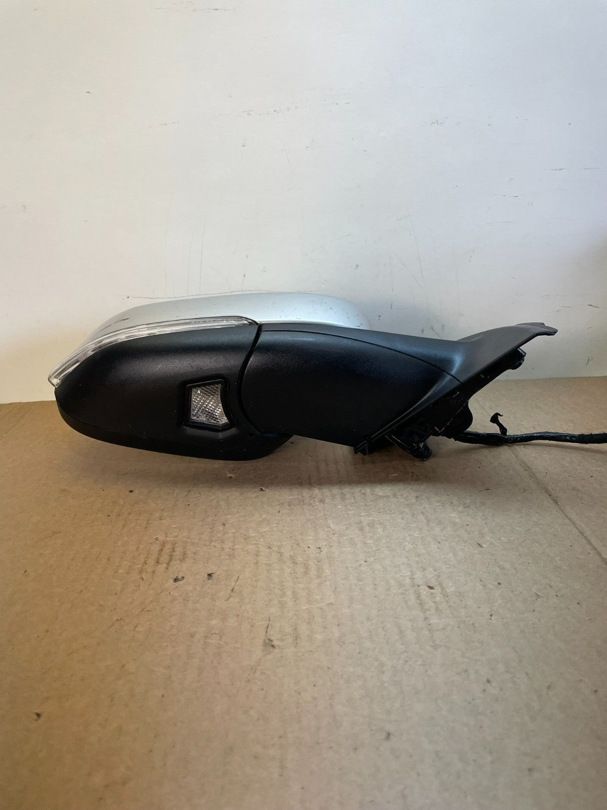 2011- 2018 Volvo V60 Right Passenger RH Front Door View Mirror AH6228 DG3