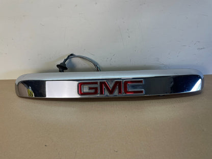 2007-2012 GMC Acadia Chrome Tailgate Rear Finish Molding Back W/Camera AI3879 DG0