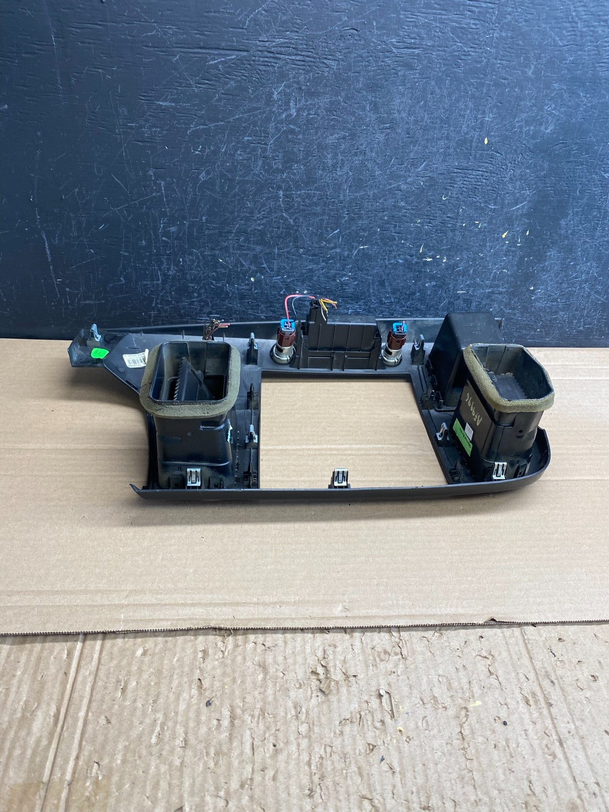 2007 to 2014 Silverado Sierra Center Console Radio Bezel Air Vents AF9996 DG4